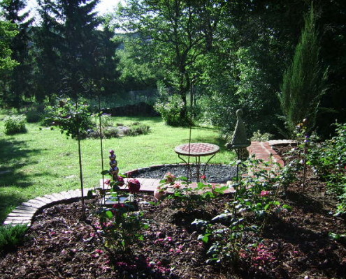 Garten in Hanglage - Sitzplatz mit Überblick